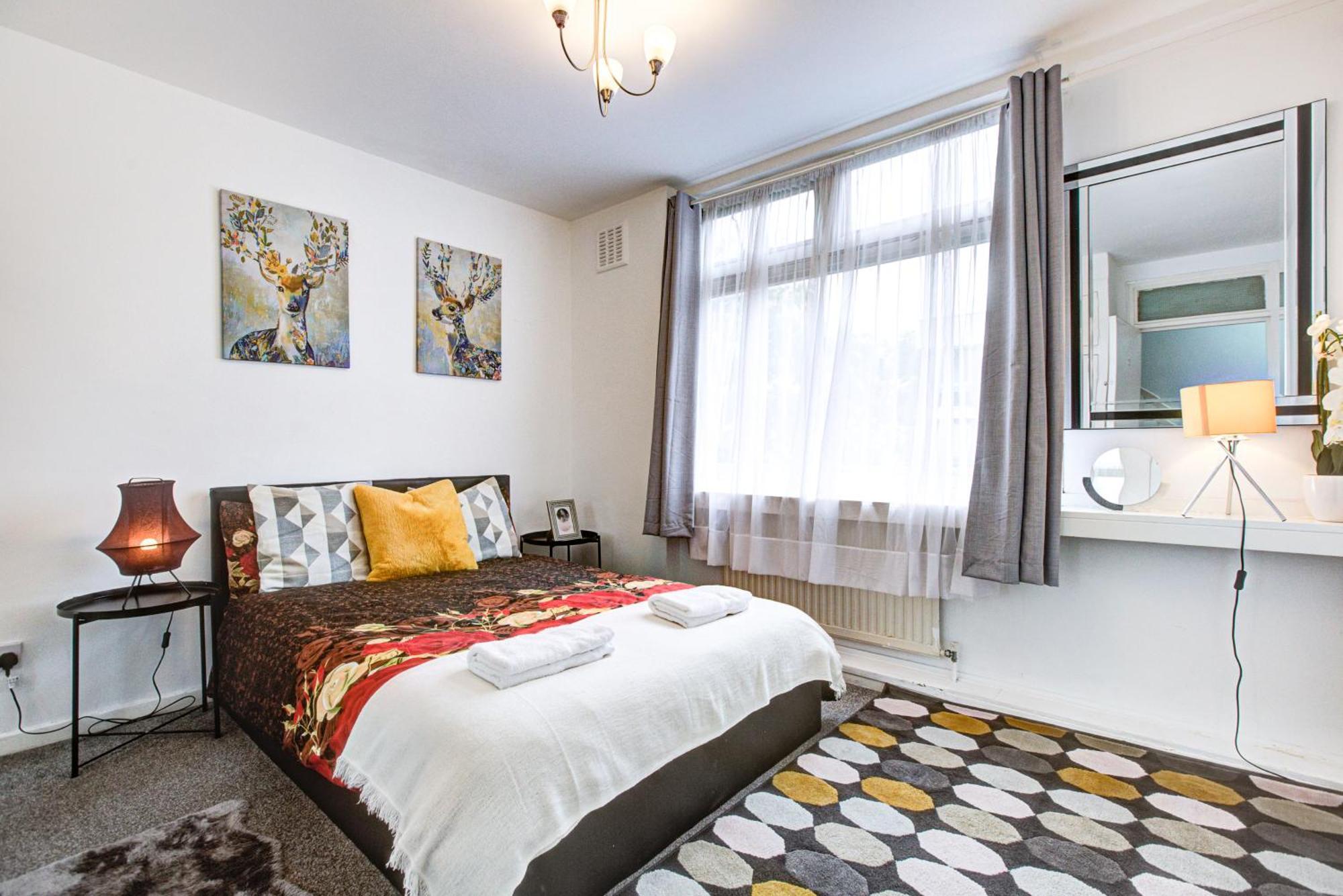Apartment Gorgeous 5-bedrooms 5-bathrooms In London
